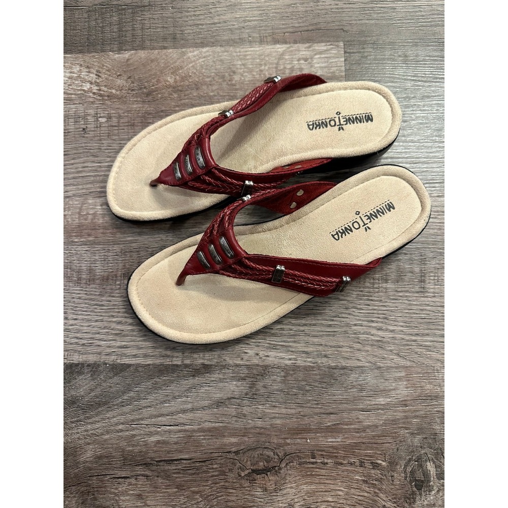 minnetonka sandals thongs‎ size 8 red